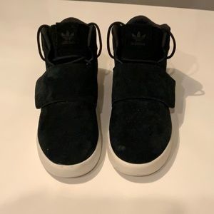 Adidas Tubular Invader Straps!